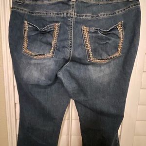Maurices capri jeans size 20